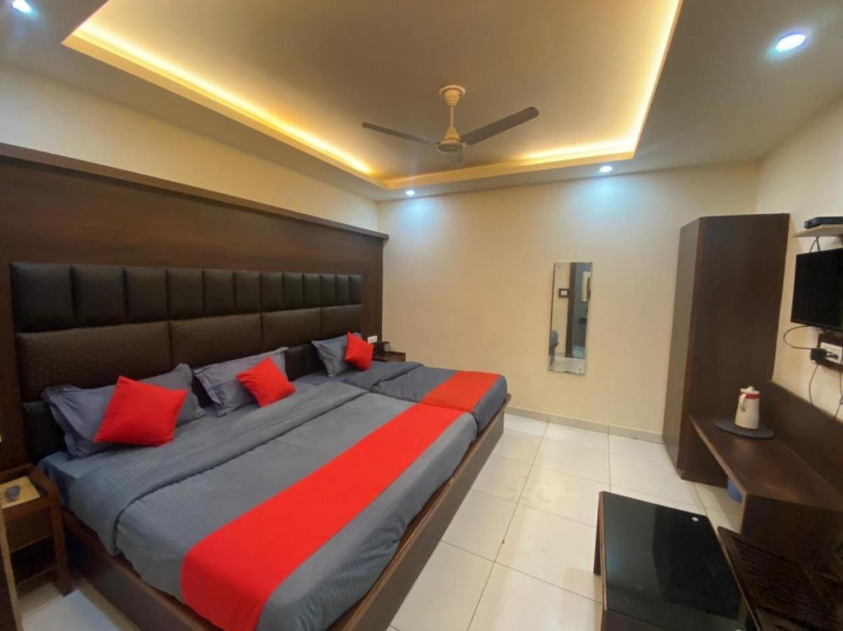 Hotel Katra Royal Stay מראה חיצוני תמונה